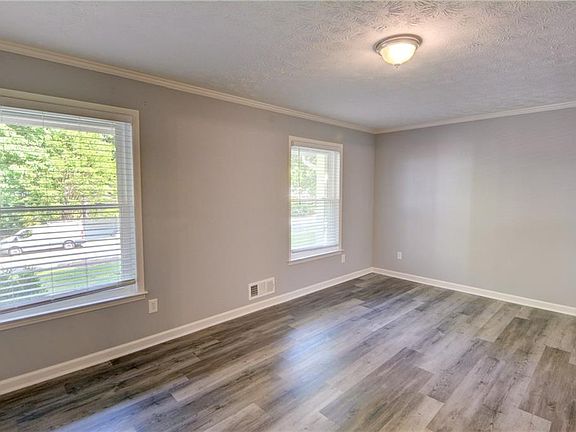 4th image of 140 Ansley Ct