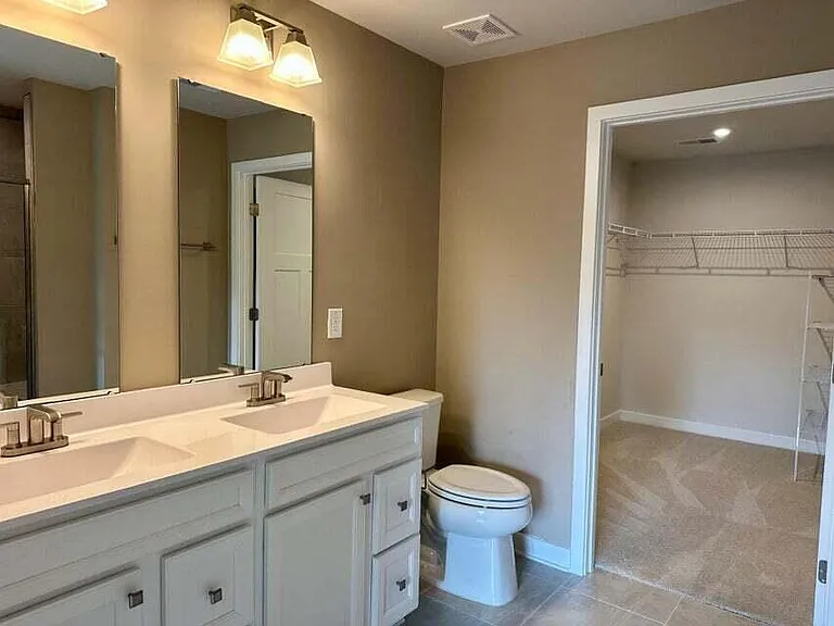 107 Oxbow Dr — Photo 8