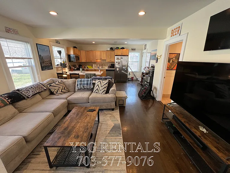 237 Everett St #237 — Photo 2