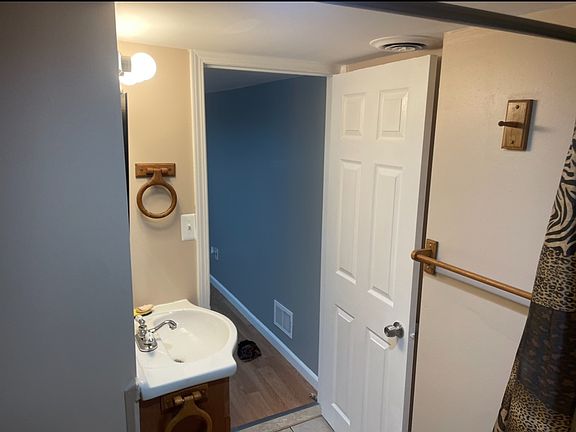 3rd image of 21435 Jacksonville St #B