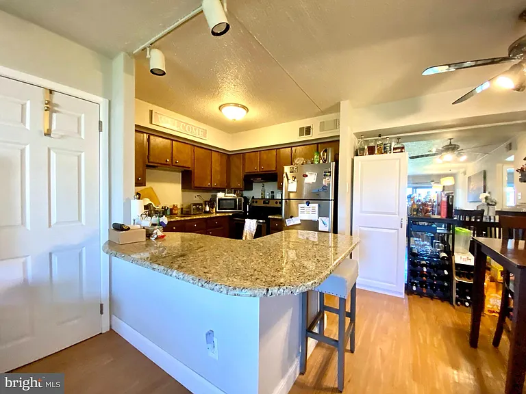 5200 Hilltop Dr — Photo 3