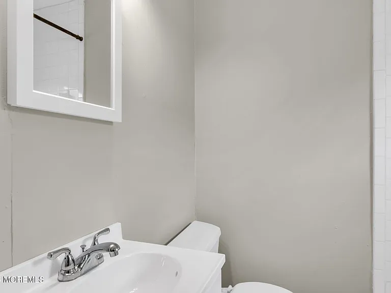 1218 Lister St — Photo 20