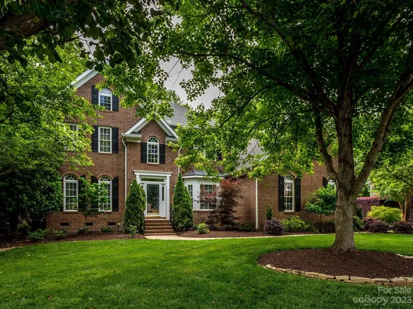 1701 Crestgate Dr, Waxhaw, NC 28173