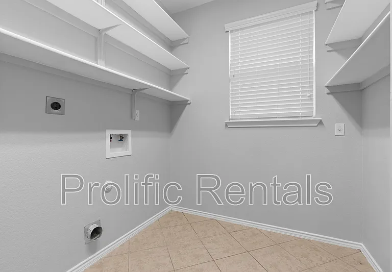 5904 Chuckwagon Cir — Photo 15