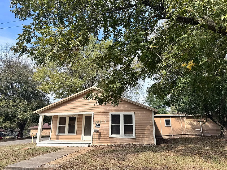 1403 E Tudor St