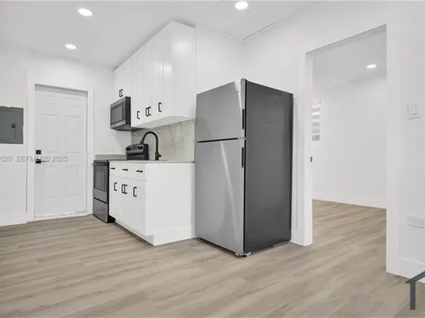 210 Beacom Blvd, Miami, FL 33135