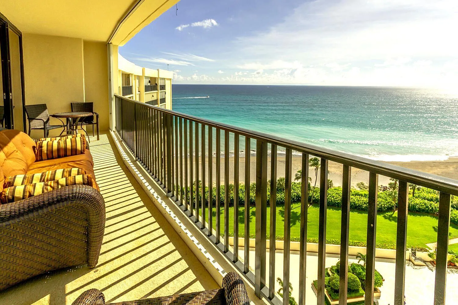 2 bed, 2.0 bath, 1170 sqft, $6,000 — Photo 2