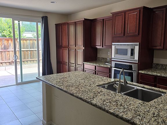 5th image of 424 Leighton Ct