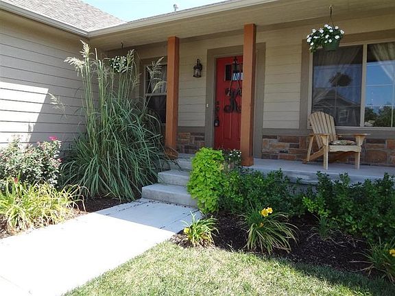 3rd image of 925 Kadence Ln