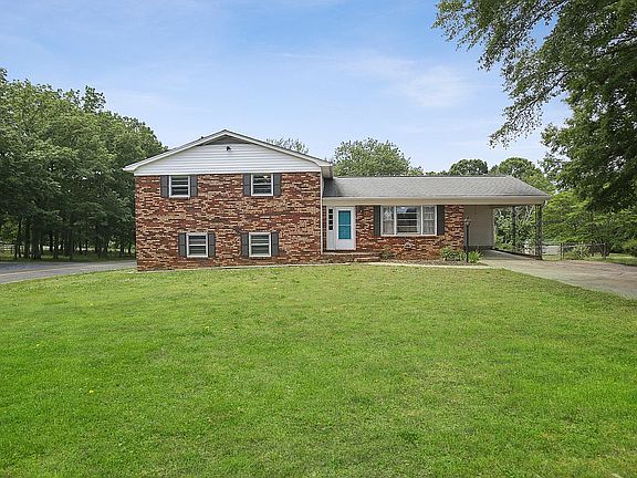 2nd image of 914 Blalock Dr