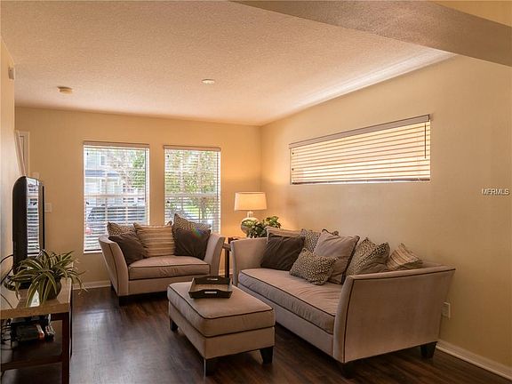 3rd image of 114 Woodknoll Pl