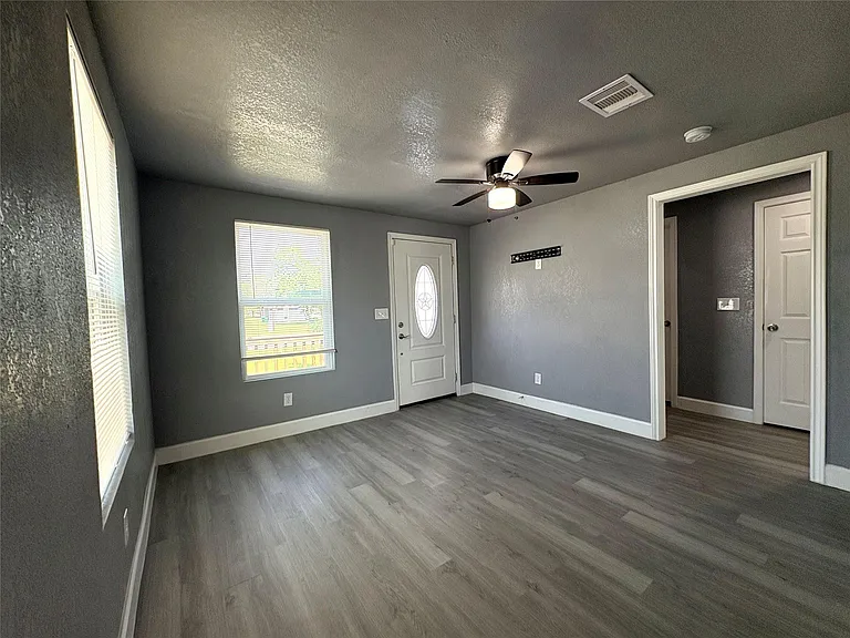 405 N Erskine St — Photo 3