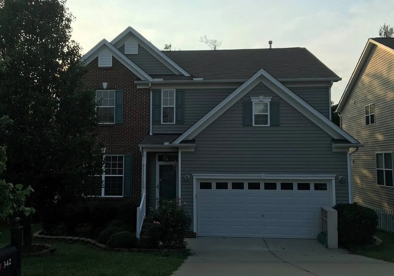 3 bed, 2.5 bath, 2200 sqft, $2,150 — Photo 4
