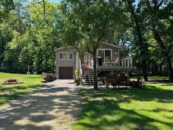 27921 Greens Point Rd, Red Wing, MN 55066
