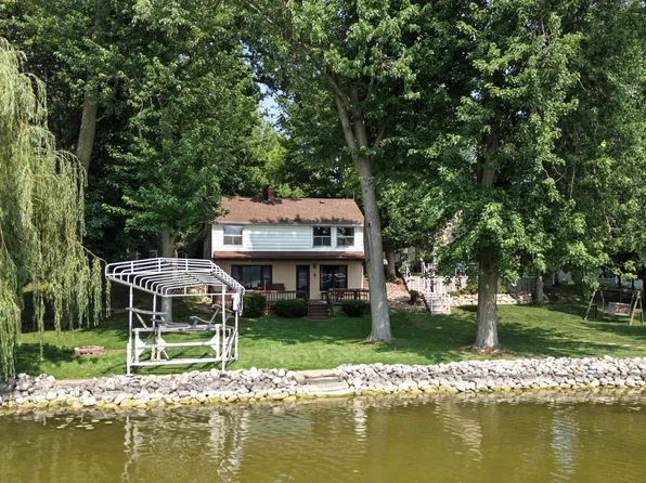 6240 S 85 W, Wolcottville, IN 46795