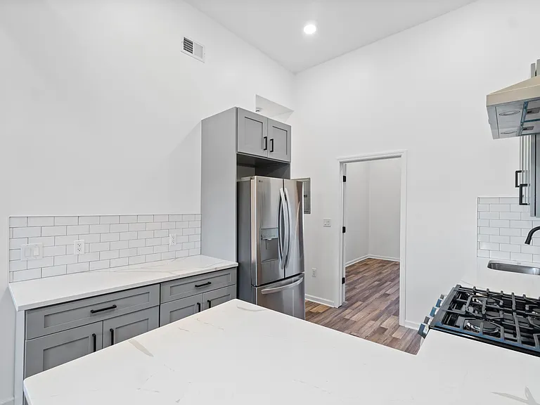 310 Pacific Ave #3 — Photo 10