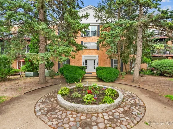 5100 Carriageway Dr #305, Rolling Meadows, IL 60008