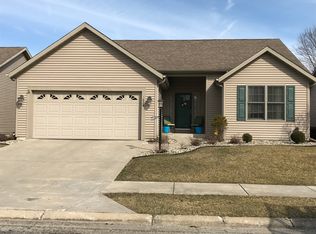 1820 Wild Rose Ln, Mishawaka, IN