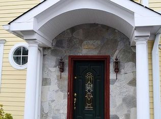 6 Harold Ave #B, Greenwich, CT 06830