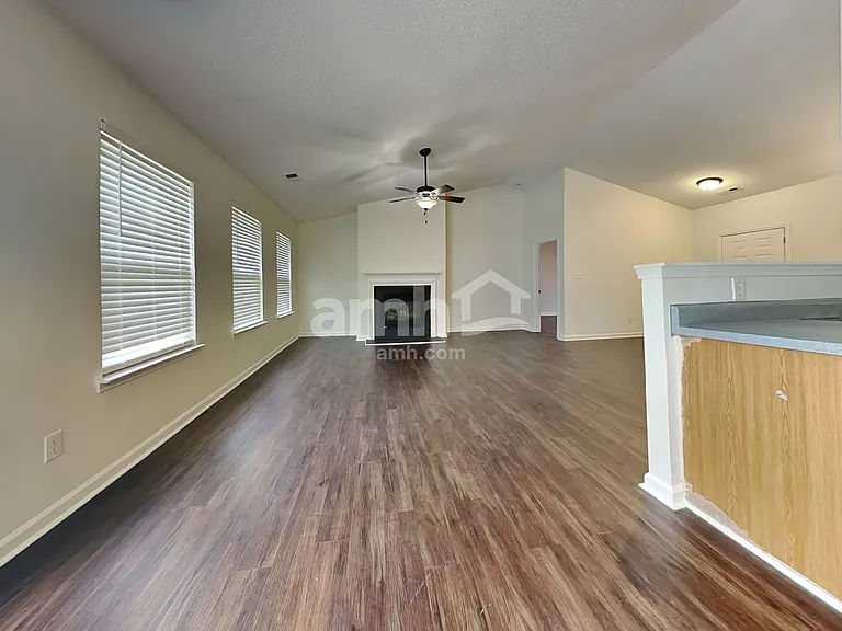 6014 Pennycross Ln — Photo 4