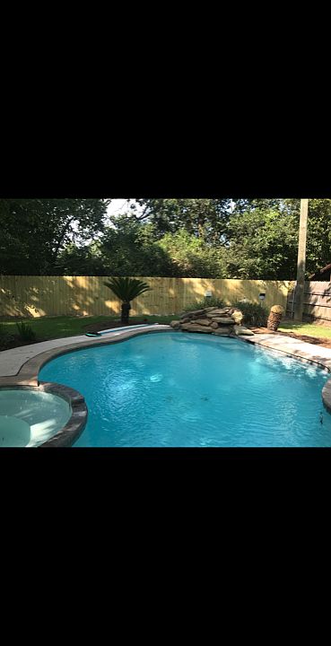 1st image of 112 Oak Manor Dr