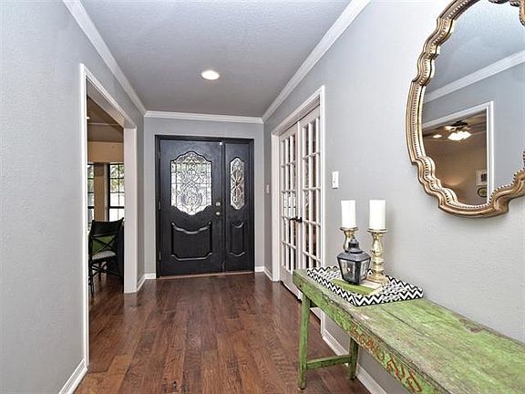 2nd image of 30120 Oakmont Dr