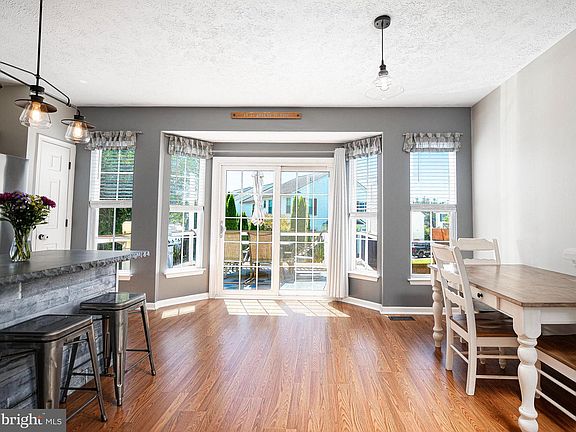 5th image of 283 Cherry Tree Sq