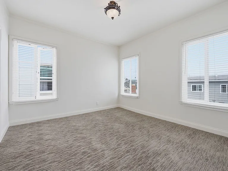 1530 Miramar Dr — Photo 13