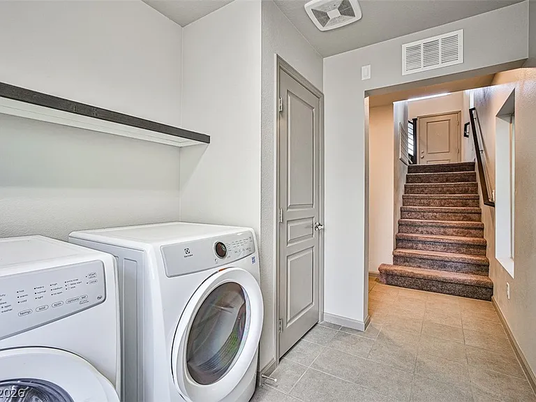 8052 Haywood Estate Ave — Photo 10