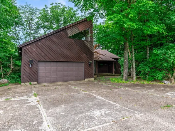 1454 Richland Rd, Spring Valley, OH 45370