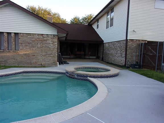 5th image of 3333 Overland Dr