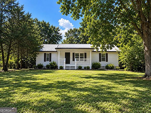 2nd image of 2392 Hancock Dr