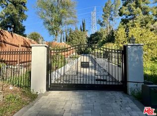 4900 Matula Dr, Tarzana, CA 91356
