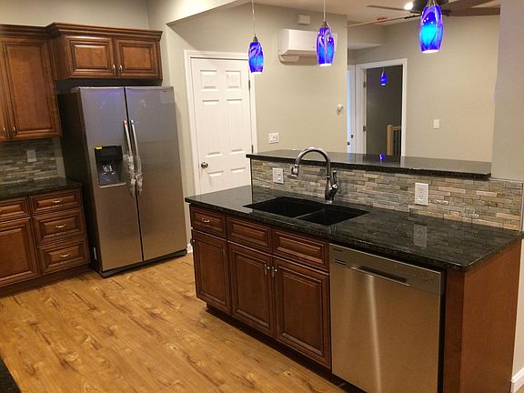 4th image of 352 Waterman Ave #1
