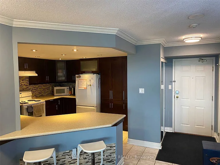 20 McFarlane Dr #908 — Photo 3