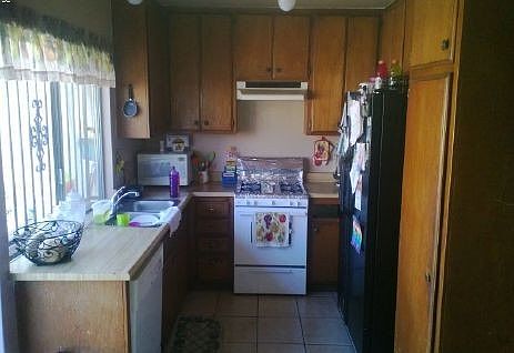 2nd image of 3913 Hartford Pl