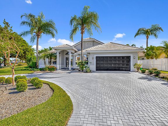 4th image of 943 Greensward Lane