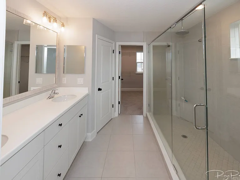 Master bathroom with 3 shower heads
