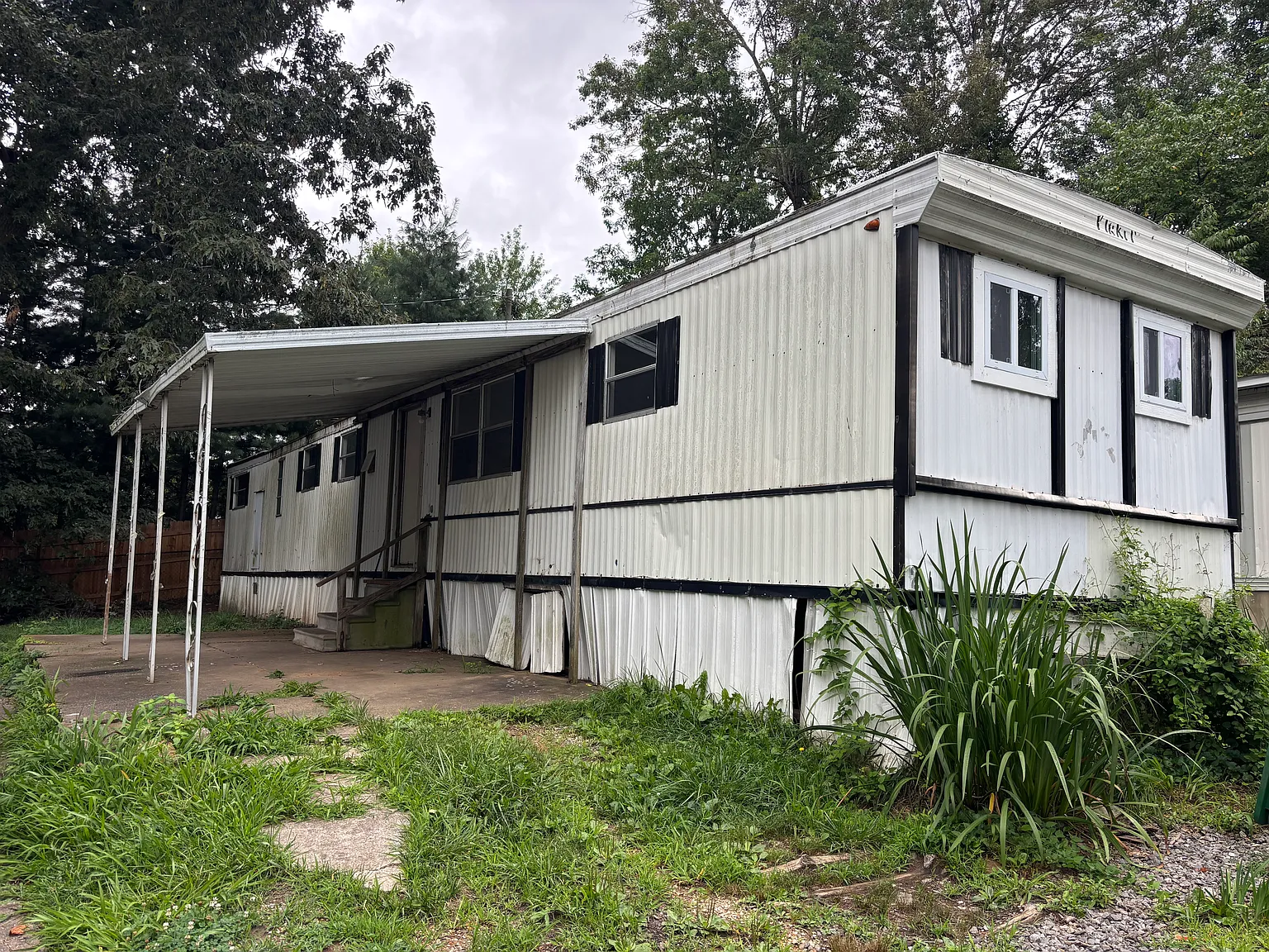 2 bed, $1,095 — Photo 1