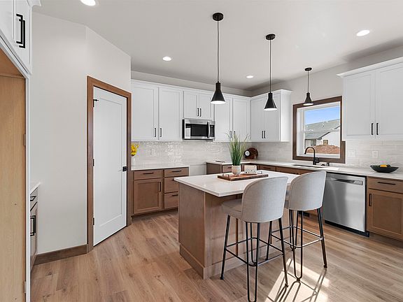 2nd image of 8347 Marlo Ave