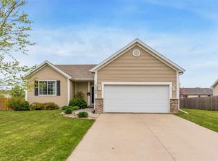 5300 Prairie Ridge Ave, Marion, IA 52302