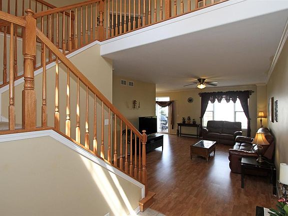 4th image of 204 Trentt Dr