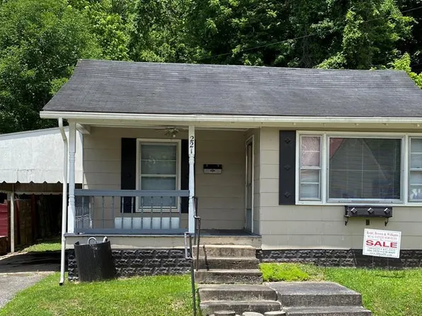 221 Stafford St, Paintsville, KY 41240