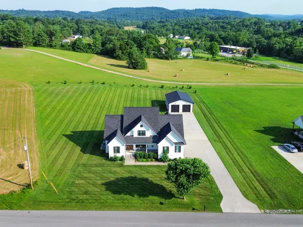 114 Awesome Ave, Cottontown, TN 37048