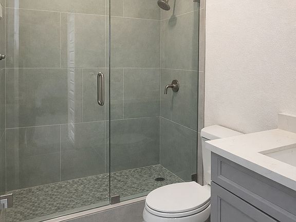 4th image of 1741 Colby Ave APT 105