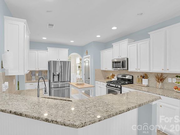 5th image of 4493 Haddington Dr