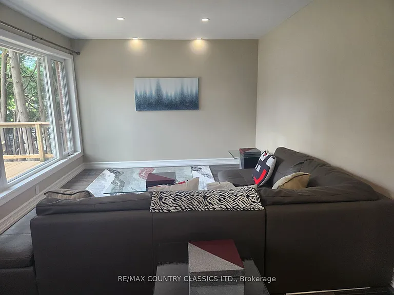 7 Beechwood Dr #UPPER — Photo 5
