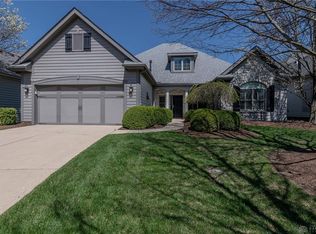 1141 Club View Dr, Centerville, OH 45458