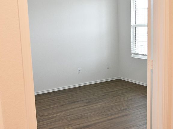 5th image of 1145 Toyah Dr