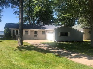 103 Sundown Point Dr, Houghton Lake, MI 48629